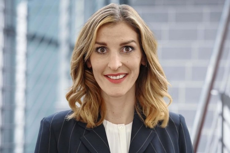 PRReport Elena Storm steigt bei Volkswagen auf